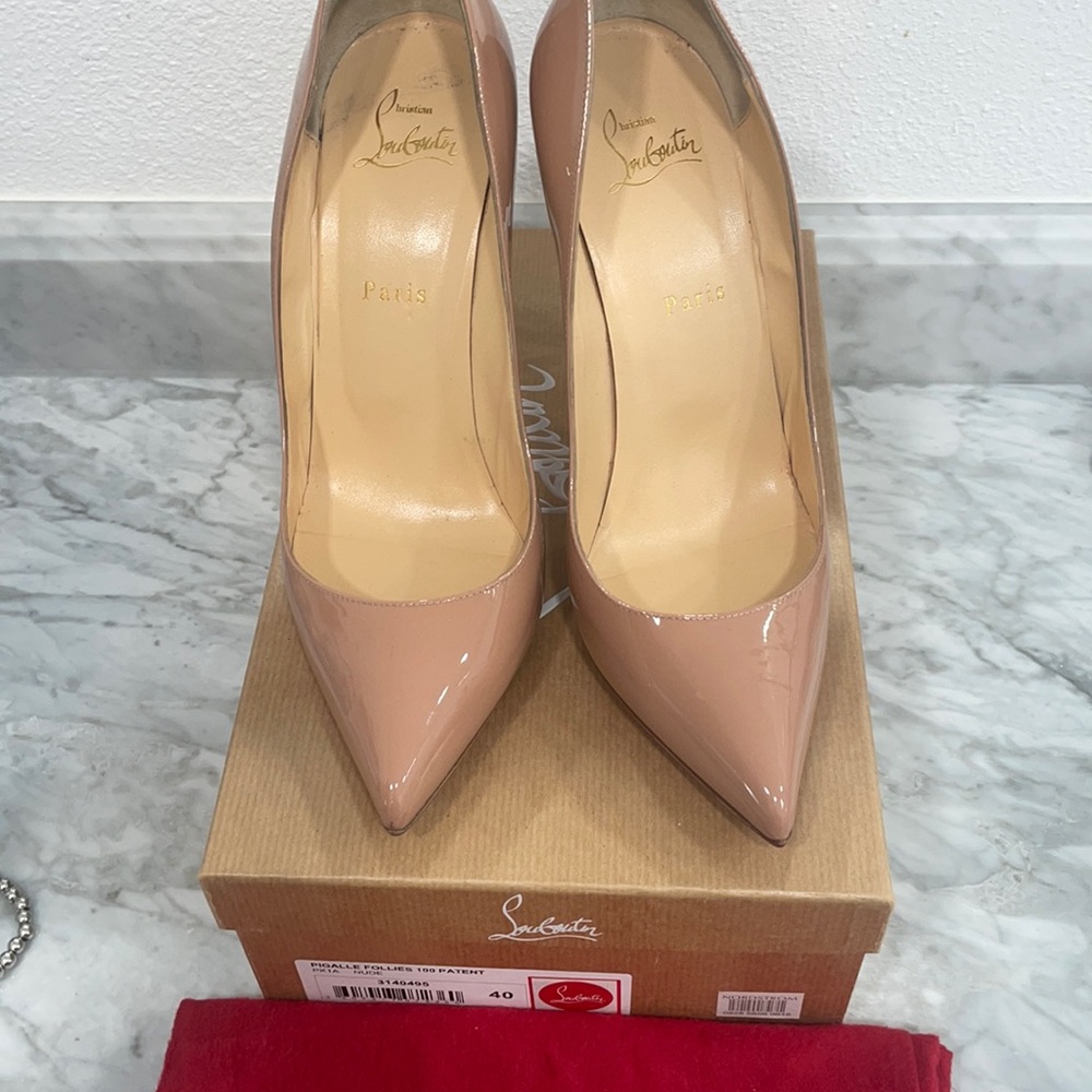 pigalle follies 100 patent